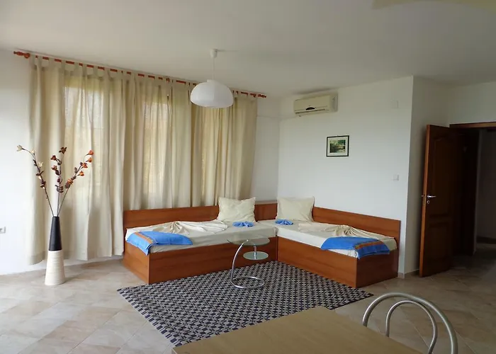 Via Pontica Apartment *